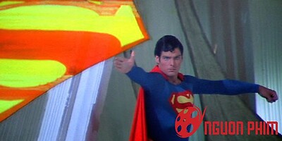 Những khoảnh khắc sến súa ngớ ngẩn nhất trong các phim DC