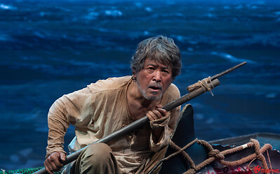 NSƯT Công Ninh thực hiện vở diễn kinh điển 'Ông già và biển cả' cùng dàn sao quốc tế