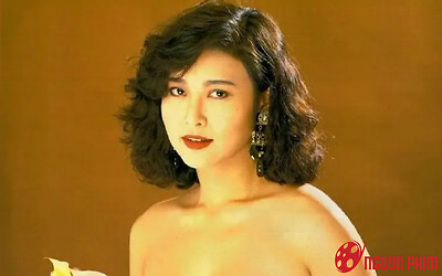 Nữ diễn viên đóng phim 18+ vì muốn nổi tiếng, bị đuổi ra khỏi nhà ngay đêm tân hôn