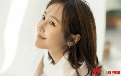 Nữ diễn viên được bạn trai cầm nhẫn hơn 19 tỷ đồng cầu hôn