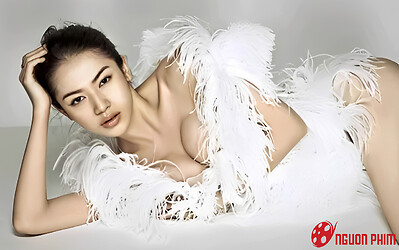 Nữ diễn viên gợi cảm tung clip nhạy cảm của bạn trai vì hận tình