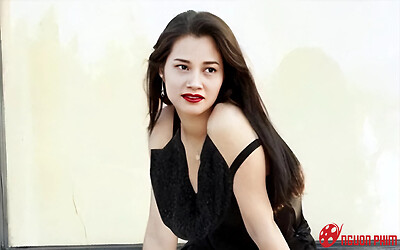 Nữ diễn viên hẹn hò với cha nuôi, bị đạo diễn ép đóng cảnh nóng