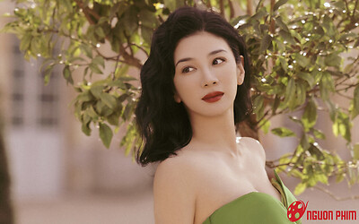 Nữ diễn viên Hoàn Châu Cách Cách kiếm 280 triệu mỗi ngày vẫn kể khổ