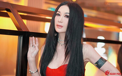 Nữ diễn viên không sinh con vẫn được chồng chiều như nữ hoàng