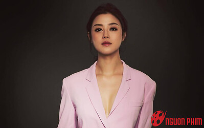 Nữ diễn viên kiếm được 33 triệu mỗi tháng, phải đi làm phục vụ bàn