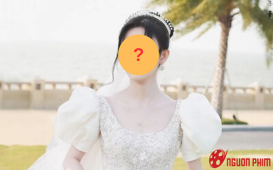 Nữ thần thanh xuân đông fan bậc nhất Cbiz để lộ ảnh cưới cực đẹp