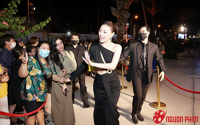 Phương Oanh tái xuất sau hôn lễ, làm gì mà khiến dân tình dậy sóng?