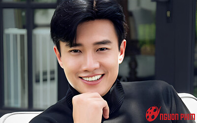 Quốc Trường 'thành đôi' với đàn chị lớn hơn 26 tuổi, danh tính khiến dân tình rần rần