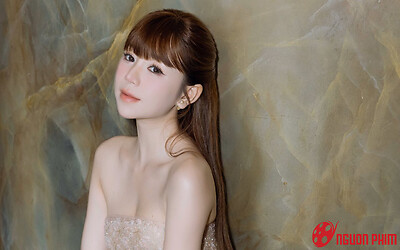 Quỳnh Kool khoe vai trần gợi cảm