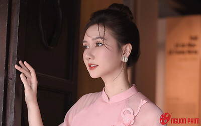 Sắc vóc Hương Giang sau 9 tháng sinh quý tử