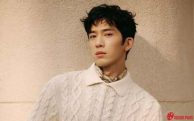 Sao nam Cbiz có quá khứ nghèo khó, giờ được trả 10 tỷ nhờ chữ viết