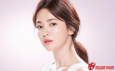 Song Hye Kyo đáp trả sau khi bị chê già 'như bà thím'