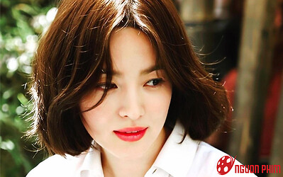 Song Hye Kyo đến tận chỗ làm để thăm bạn trai, 'người ấy' là ai mà may mắn vậy?