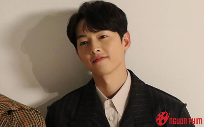 Song Joong Ki thông báo tin vui sau khi đón con đầu lòng