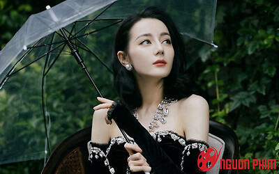 Sự nghiệp của Địch Lệ Nhiệt Ba đang nằm trong tay của sao nam này