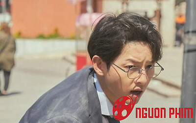 Thần thánh như Song Joong Ki, vừa xuất hiện đã cứu nhà đài khỏi thời kỳ khủng hoảng kéo dài