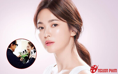 Thành Long khiến dân tình dậy sóng khi làm điều đặc biệt cho Song Hye Kyo