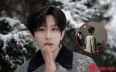 Thành Nghị tiếp tục có hành động kỳ lạ ở sự kiện lớn, netizen nhìn mà ngại dùm