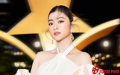 Thanh Trúc giành cúp vàng sau 15 năm đóng phim: 'Tôi muốn tặng giải thưởng này cho mẹ'