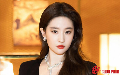 Thời tới cản không kịp: Lưu Diệc Phi được một diễn viên đình đám bày tỏ tình cảm