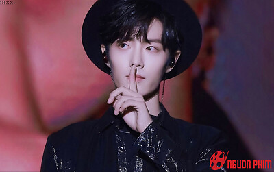 Tiêu Chiến khiến fan nóng mặt vì để lộ ảnh khó coi