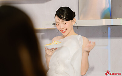 Tóc Tiên gây sốt với sắc vóc xinh đẹp bên cạnh 'con cưng' của mình