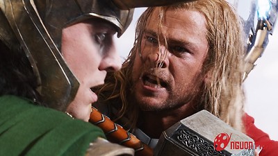 Tom Hiddleston tiết lộ từng bị Chris Hemsworth đấm thẳng mặt khi quay Avengers