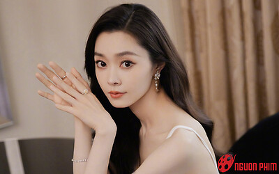 Tống Dật đáp trả nghi vấn 'dao kéo'