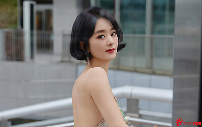 Triệu Lệ Dĩnh trong 1 năm qua: Sự nghiệp lao dốc, đời tư ồn ào