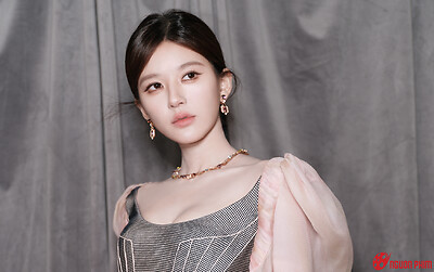 Triệu Lộ Tư bị chê giả tạo, tỏ thái độ khó ưa với bạn diễn