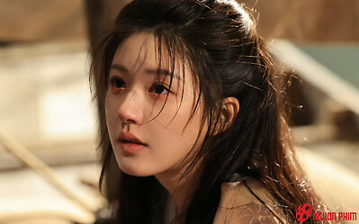 Triệu Lộ Tư bị sếp bạo hành?