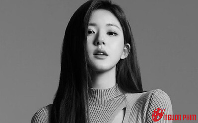 Triệu Lộ Tư khoe khả năng 'bắn' ảnh đỉnh cao nhưng vẫn bị soi điểm khác thường