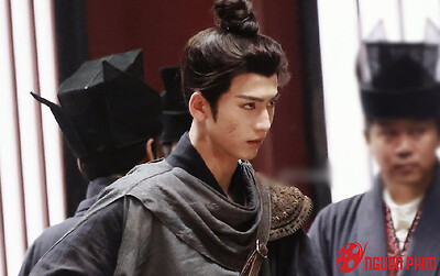 Trương Lăng Hách đẹp bất chấp tạo hình tơi tả, Thành Nghị - Đặng Vi còn kém xa