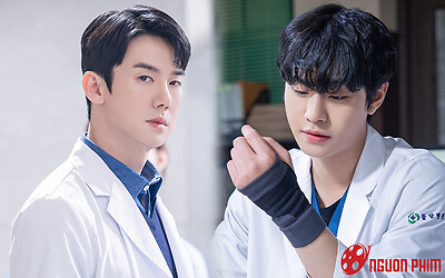 Vừa trở lại, bác sĩ Kang Dong Joo đã cho Ahn Hyo Seop một 'cú tát' đau điếng ở Người Thầy Y Đức 3