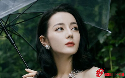 Xinh đẹp diễn hay là thế, Địch Lệ Nhiệt Ba vẫn bị khán giả chê cười vì một điều